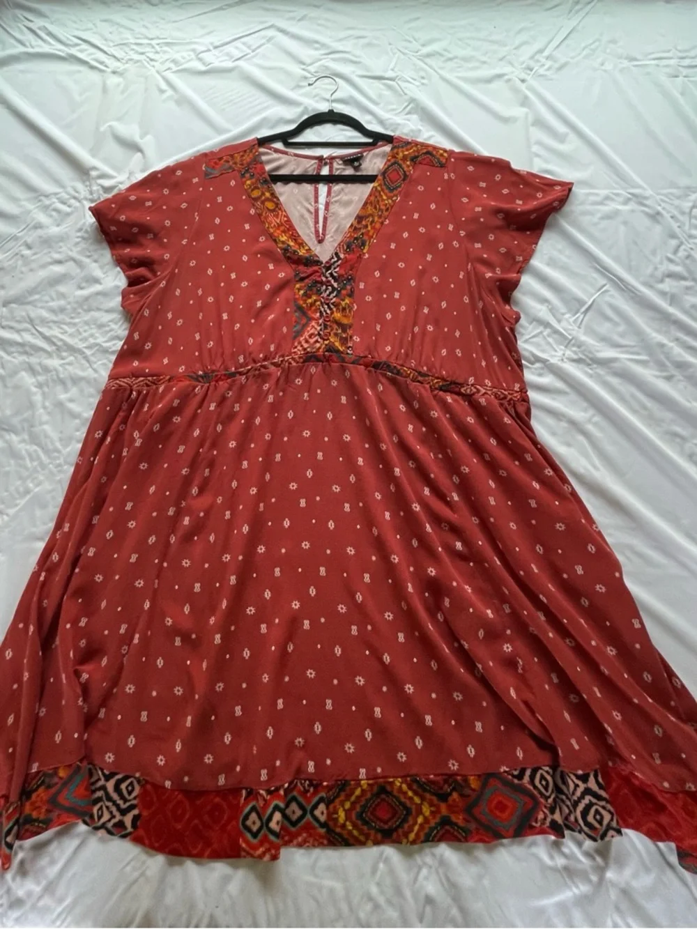 torrid Challis Border Skater Dress Red Abstract Trim V-Neck Mini Dress Size 4X - Picture 8 of 13